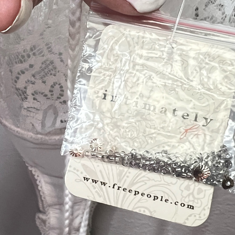 NEW Free People Intimately Ready To Party Ivory White Lace Sequin Bodysuit Sz M - Picture 7 of 10